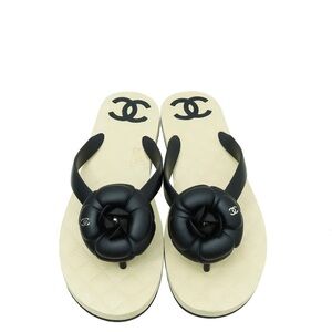 Chanel Camellia Quilted Flip Flop size 38